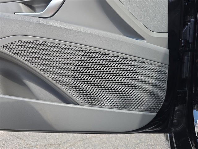 Used 2023 Hyundai Elantra SEL w/ Convenience Package image 15