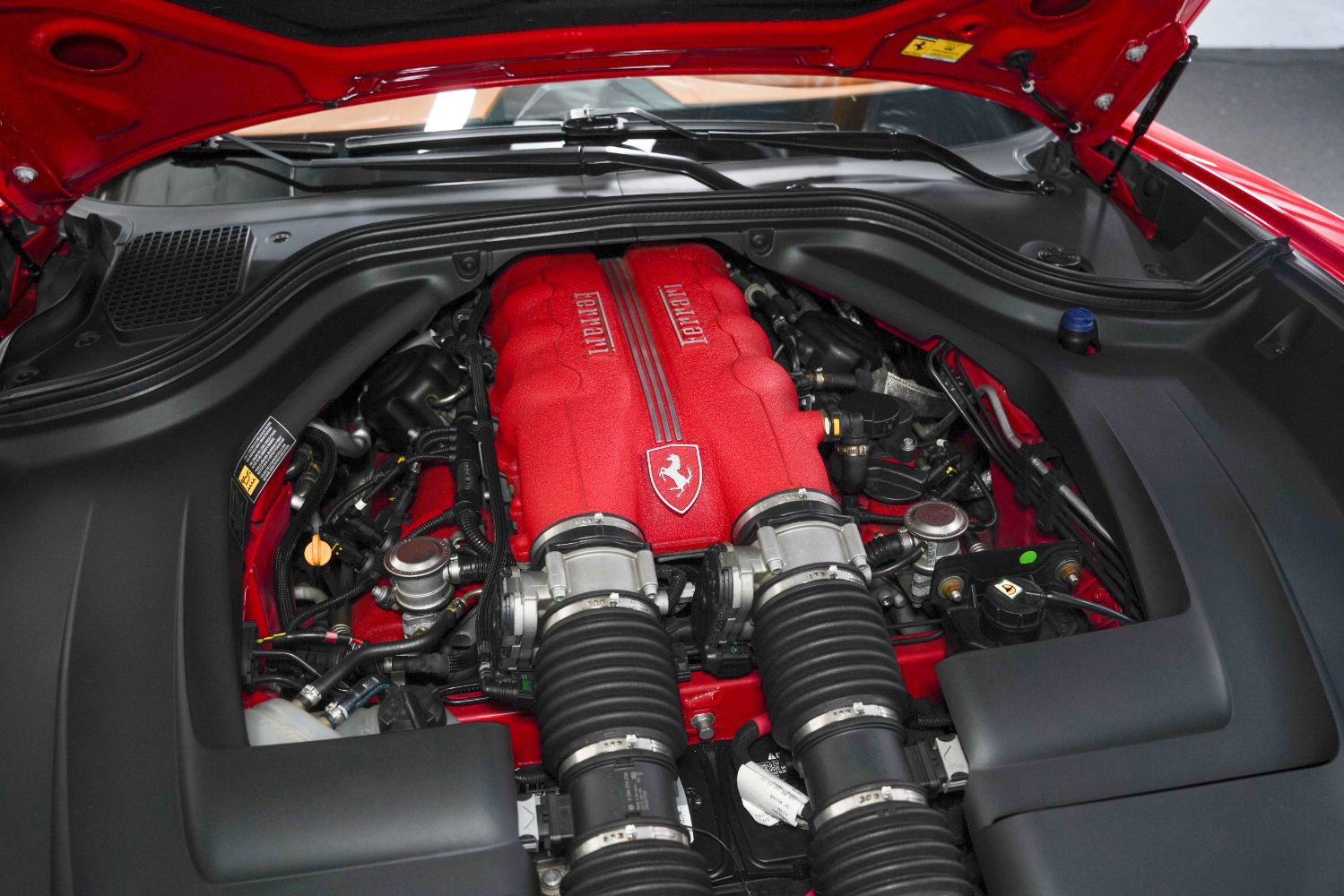 Used 2013 Ferrari California RWD image 44