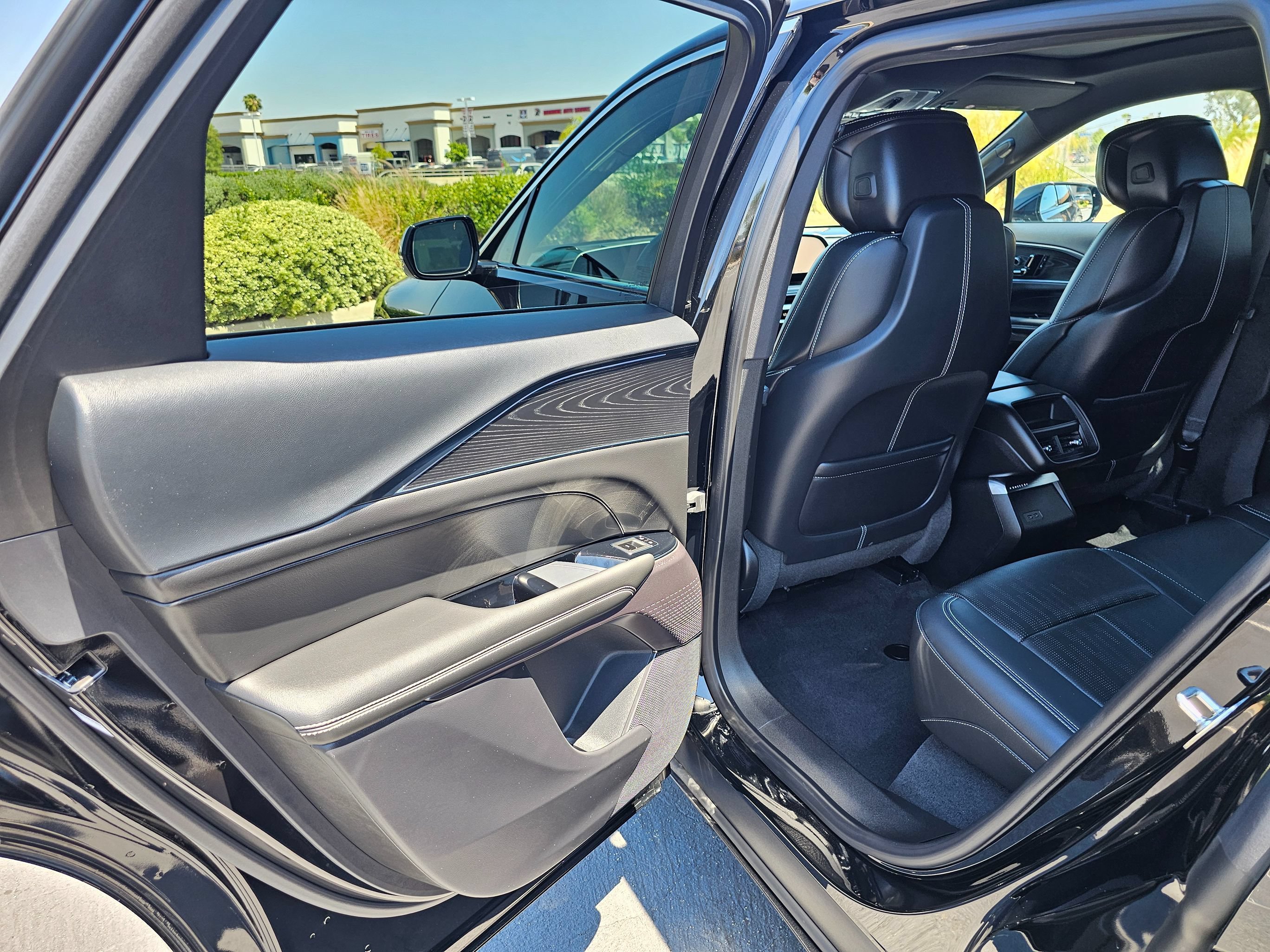 Used 2024 Cadillac Lyriq Luxury RWD image 18