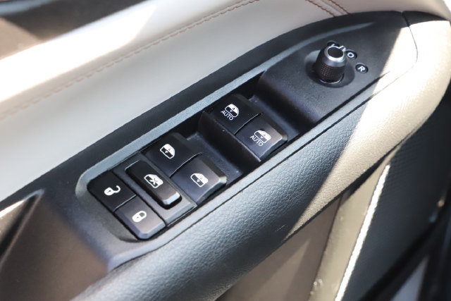 Used 2025 Jeep Compass Limited AWD/4WD image 17