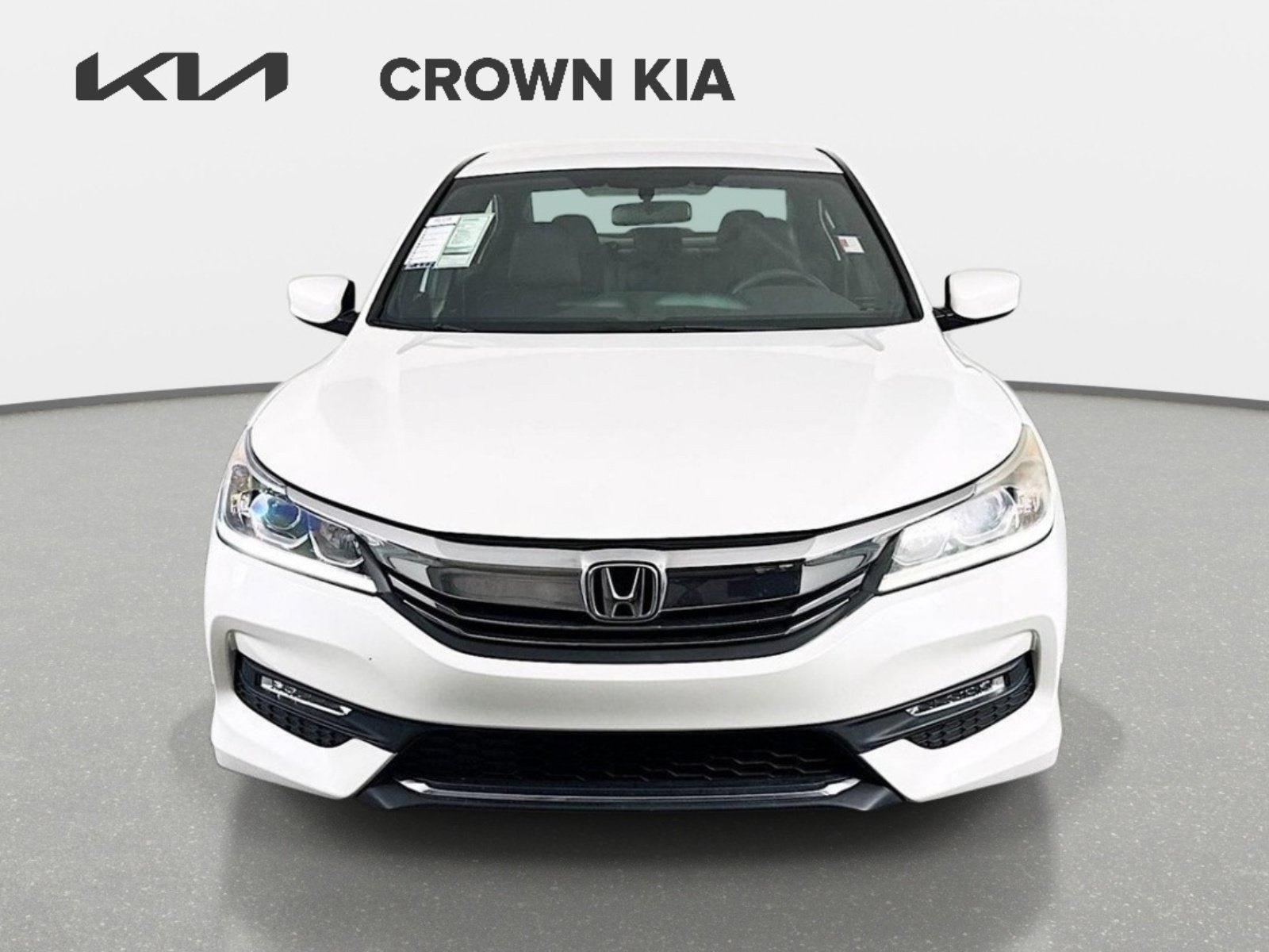 Used 2017 Honda Accord Sport image 2