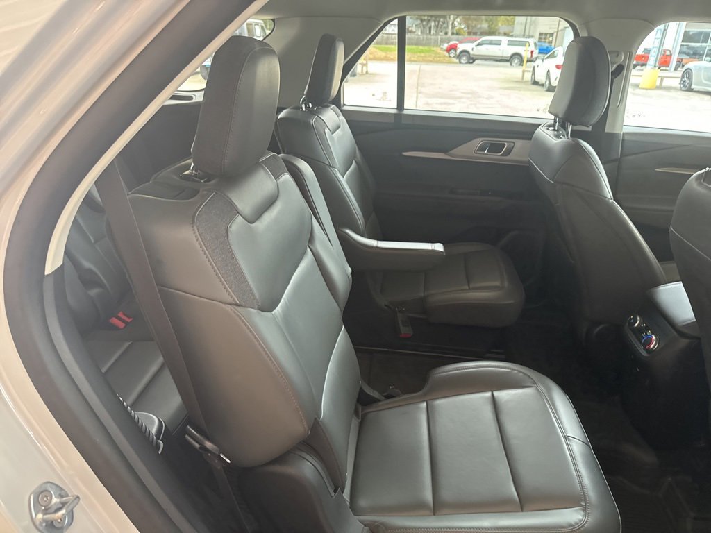 Certified 2025 Ford Explorer Active w/ Active Comfort Package image 23