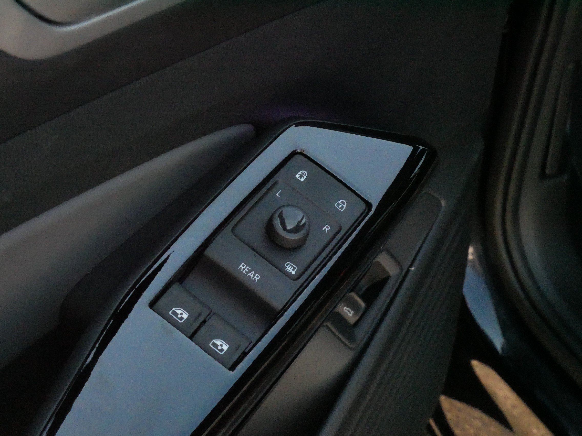 Certified 2023 Volkswagen ID.4 Pro S AWD/4WD image 19