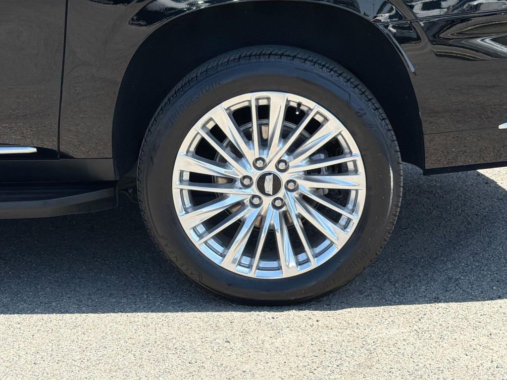 Certified 2025 Cadillac Escalade ESV Premium Luxury RWD image 36