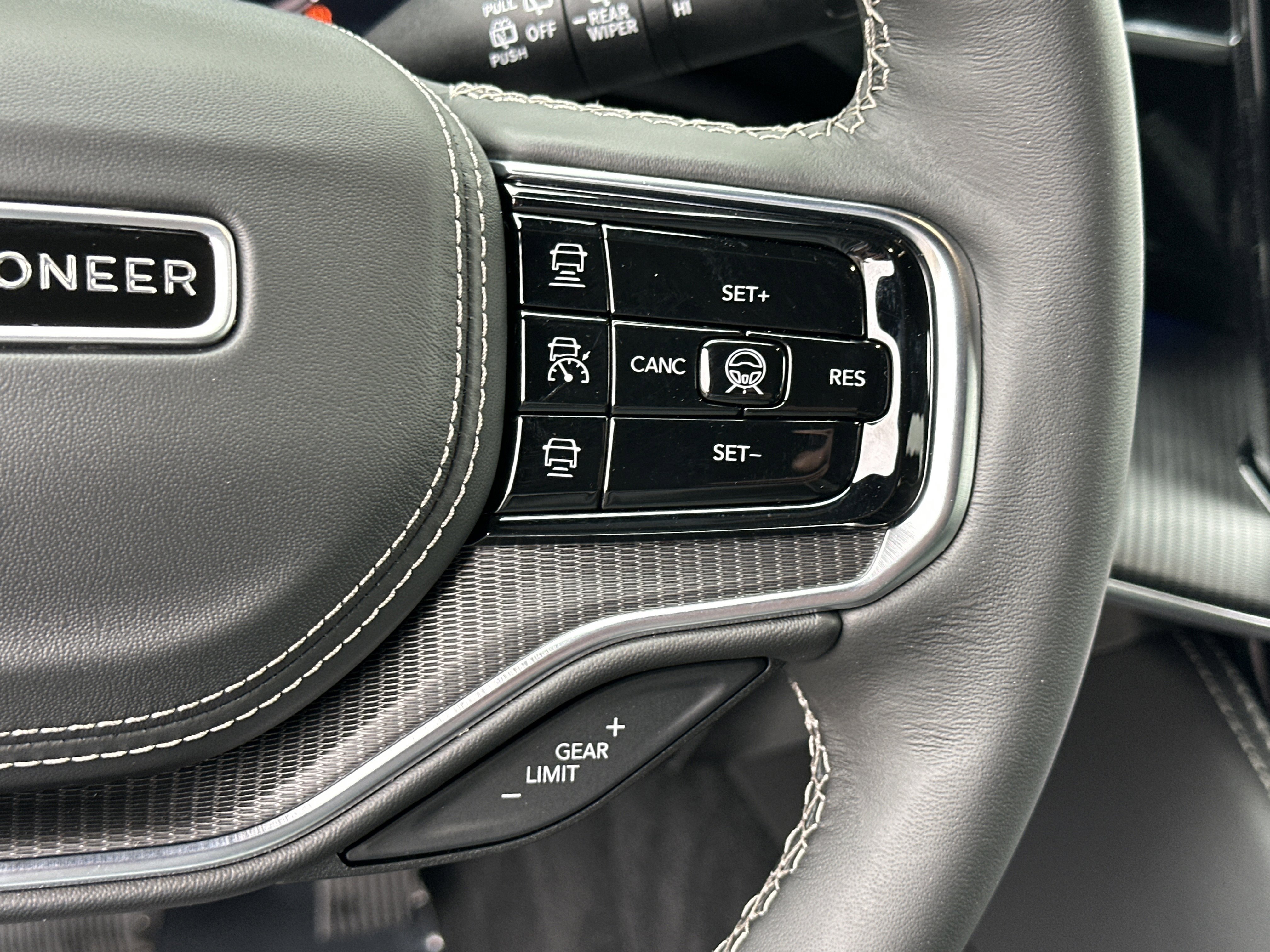 New 2026 Jeep Grand Wagoneer Summit AWD/4WD image 9