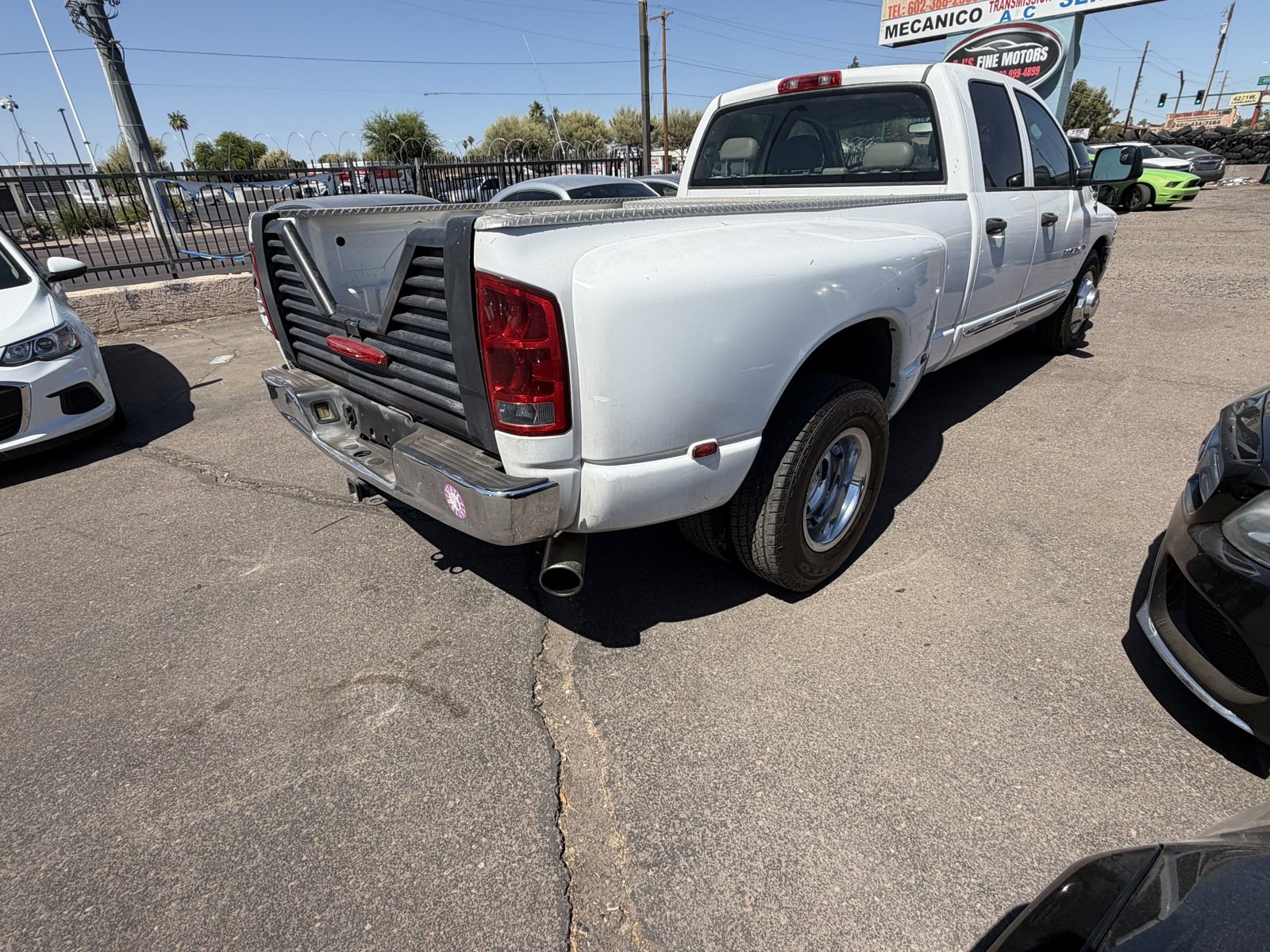 Used 2004 Dodge Ram 3500 Truck SLT w/ Trailer Tow Group RWD image 3
