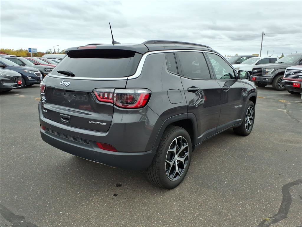 Used 2024 Jeep Compass Limited image 6