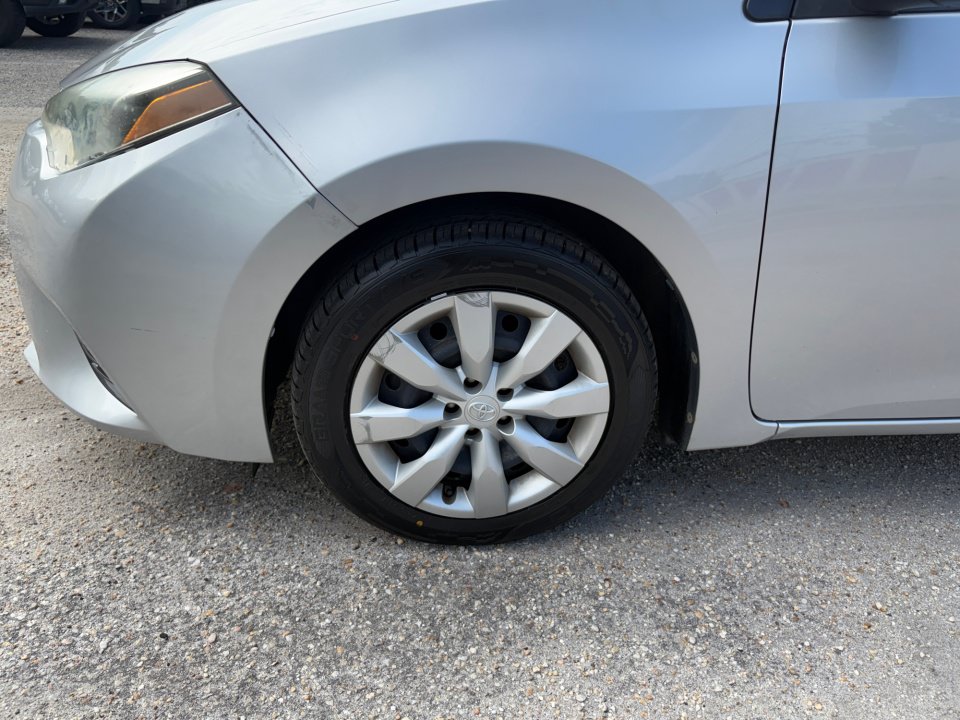 Used 2016 Toyota Corolla LE FWD image 27
