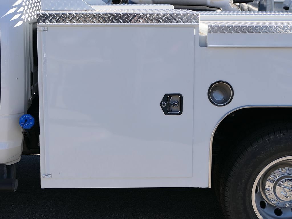 New 2026 RAM 3500 Tradesman w/ Chrome Appearance Group RWD image 8