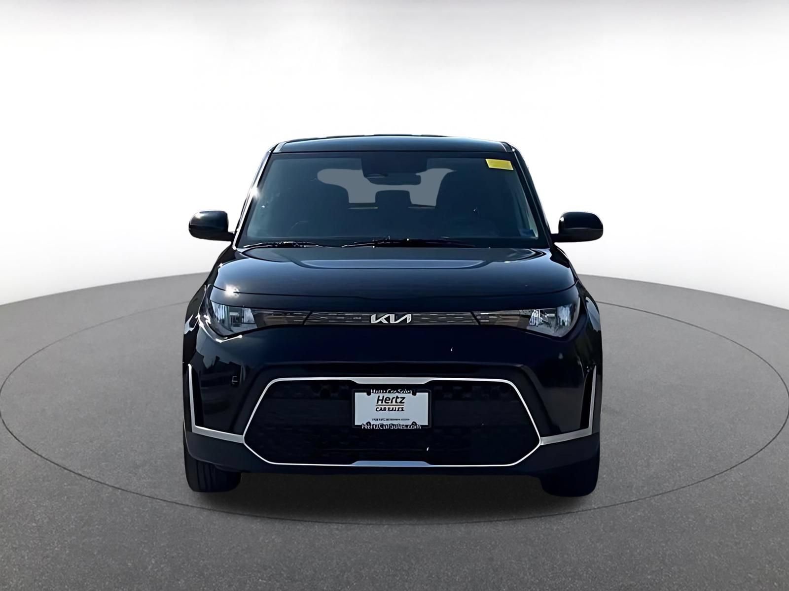 Used 2025 Kia Soul LX w/ LX Technology Package FWD image 4