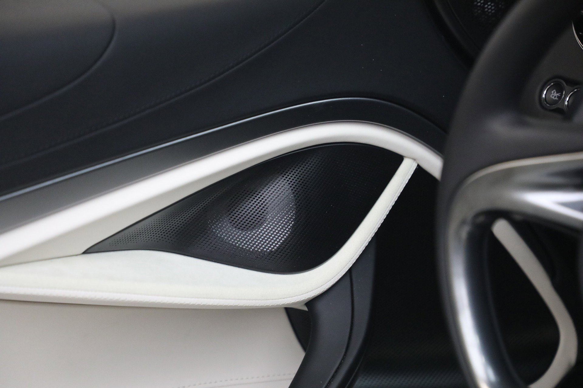 New 2027 McLaren 750S Spider RWD image 36