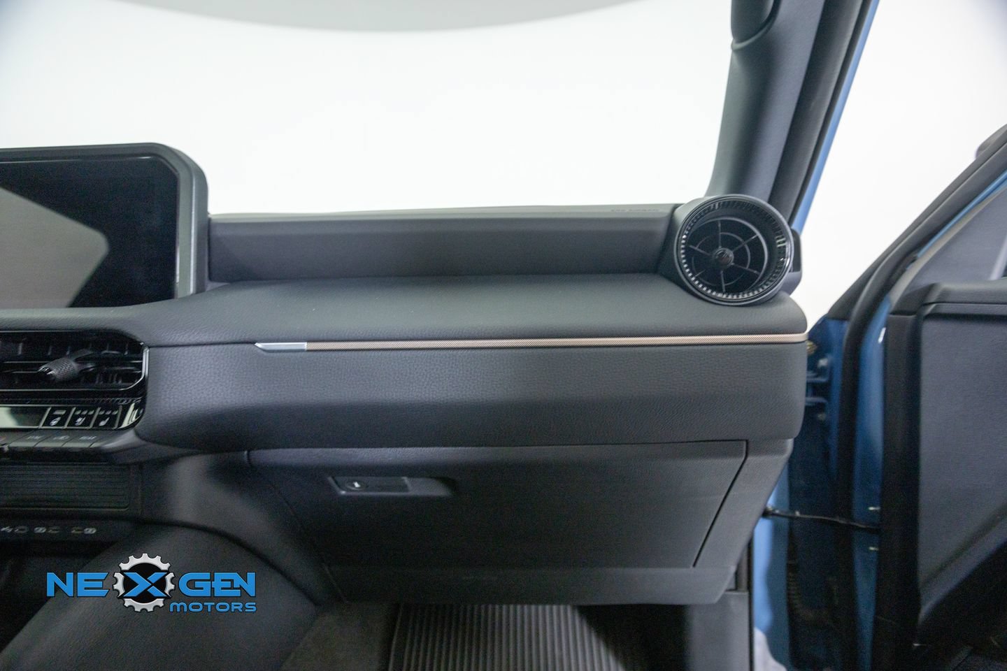 Used 2025 Toyota Land Cruiser AWD/4WD image 46
