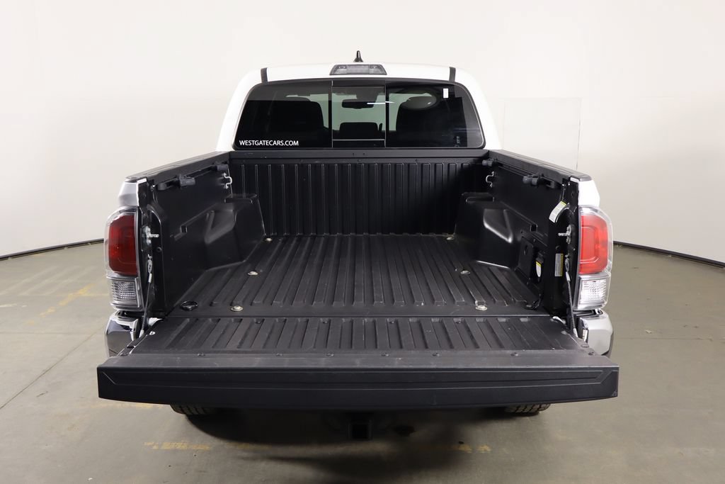 Used 2022 Toyota Tacoma TRD Off-Road AWD/4WD image 17