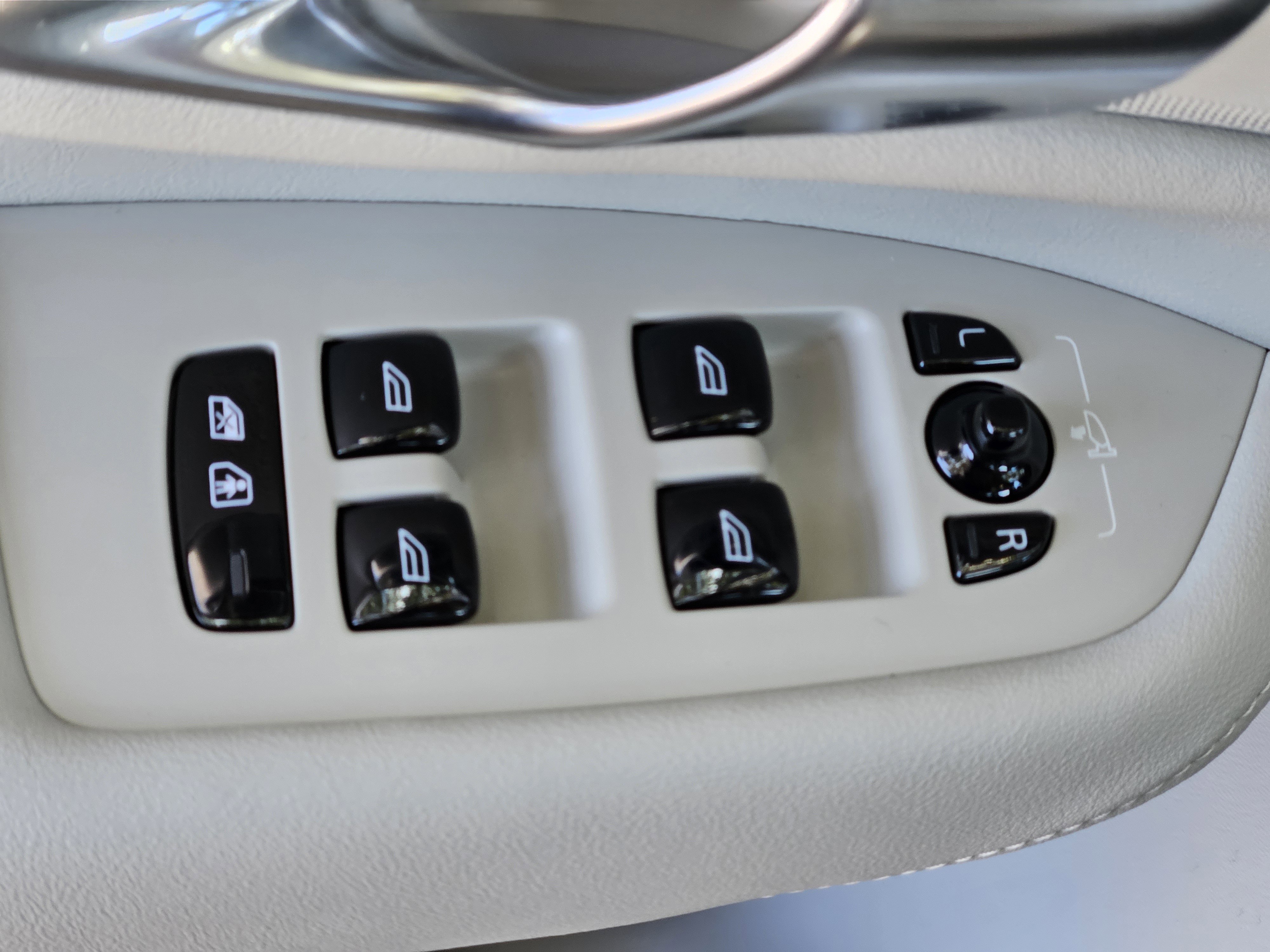 New 2026 Volvo XC90 B6 Ultra image 21