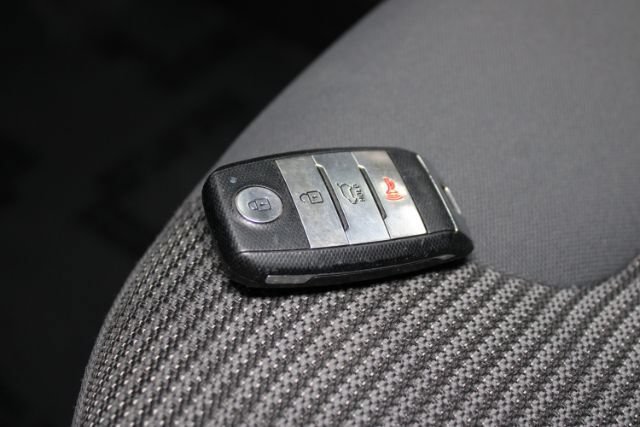Used 2018 Kia Niro LX FWD image 12