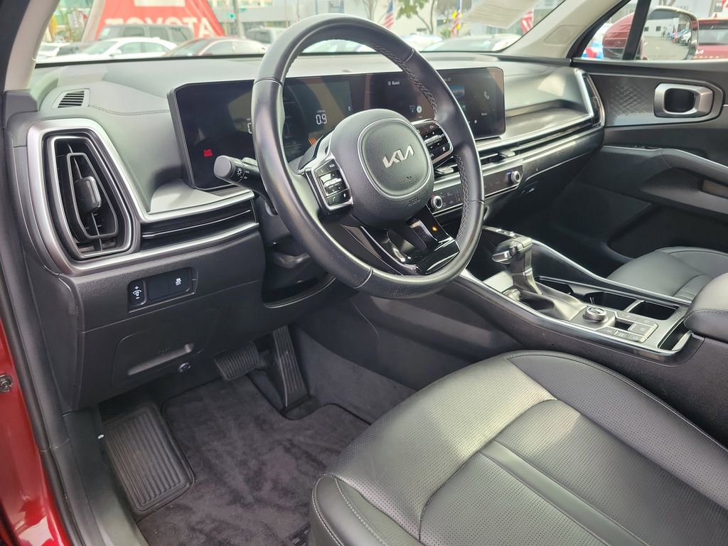 Used 2025 Kia Sorento S image 19