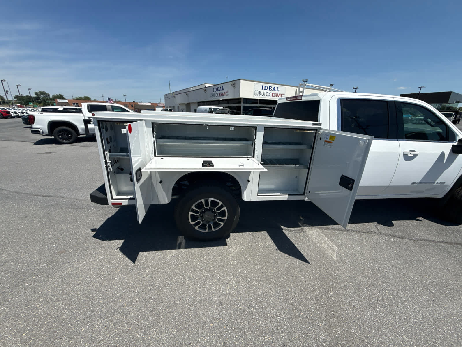 New 2026 GMC Sierra 3500 SLE w/ SLE Convenience Package AWD/4WD image 46