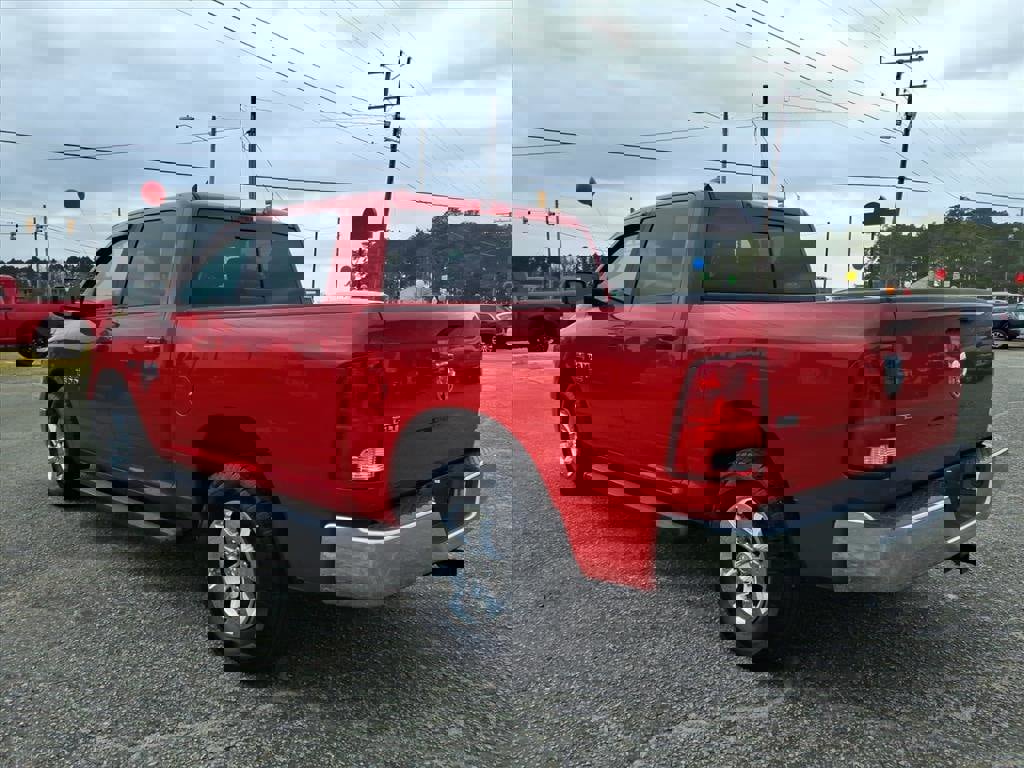 Used 2019 RAM 1500 Classic SLT w/ Luxury Group image 4