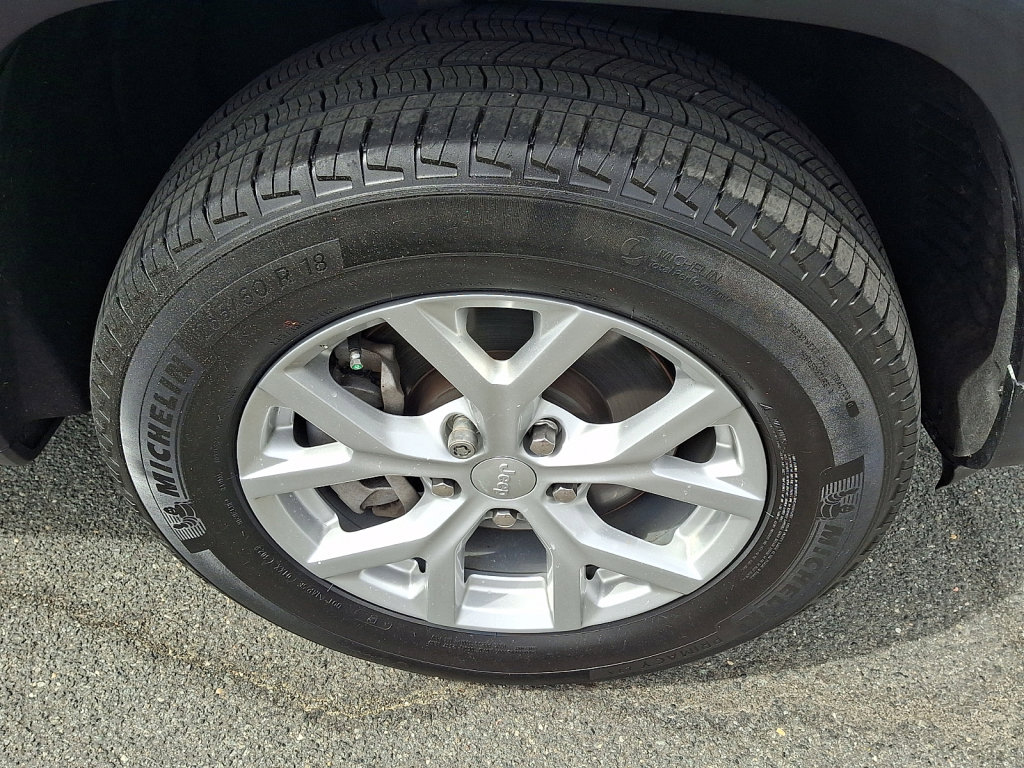 Used 2024 Jeep Grand Cherokee L Limited image 9