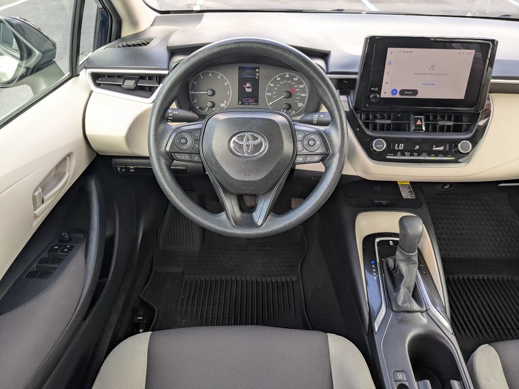 Used 2025 Toyota Corolla LE w/ LE Premium Package FWD image 15