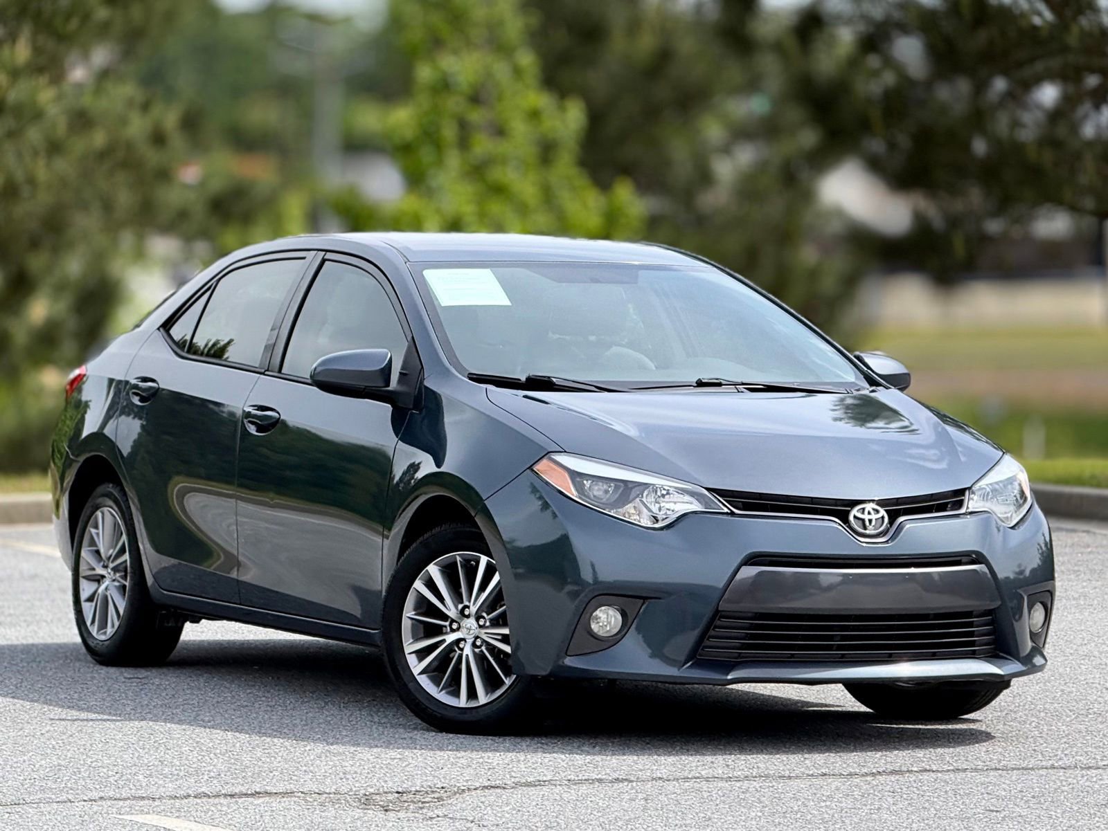 Used 2015 Toyota Corolla LE FWD image 13