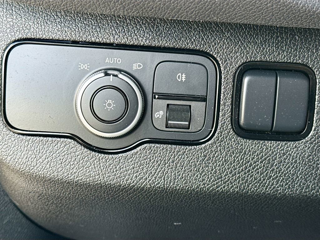 Used 2024 Mercedes-Benz Sprinter 2500 image 11