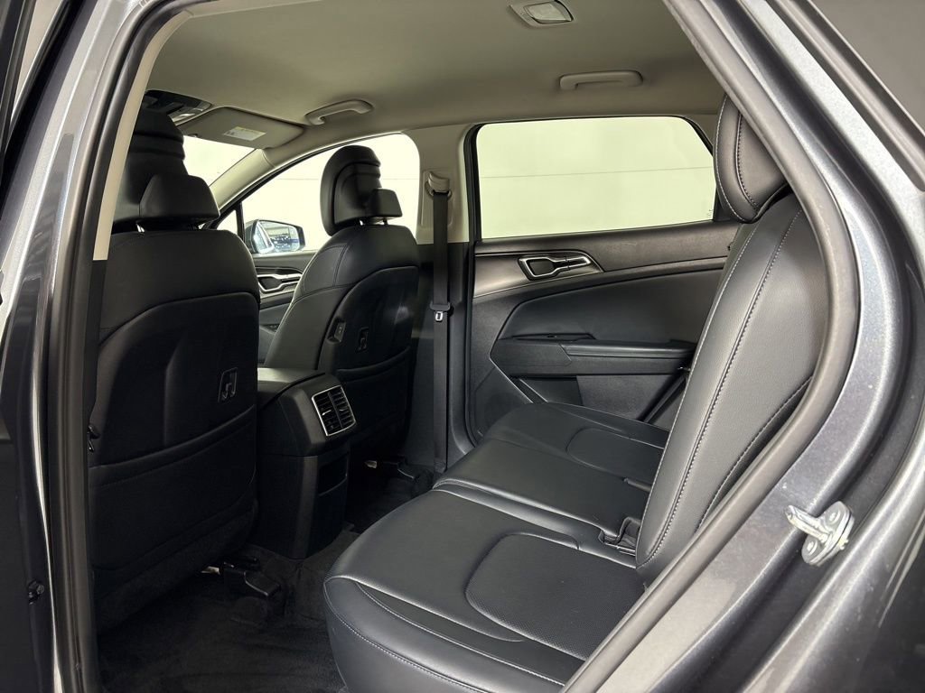 Used 2023 Kia Sportage EX image 17