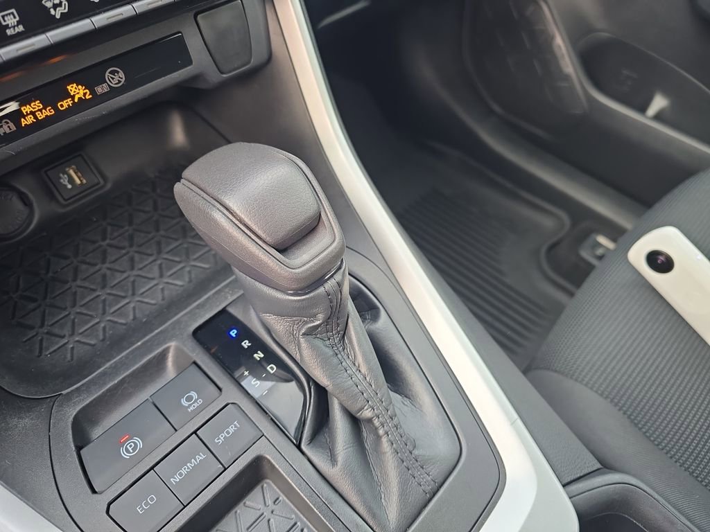 Used 2023 Toyota RAV4 LE image 23