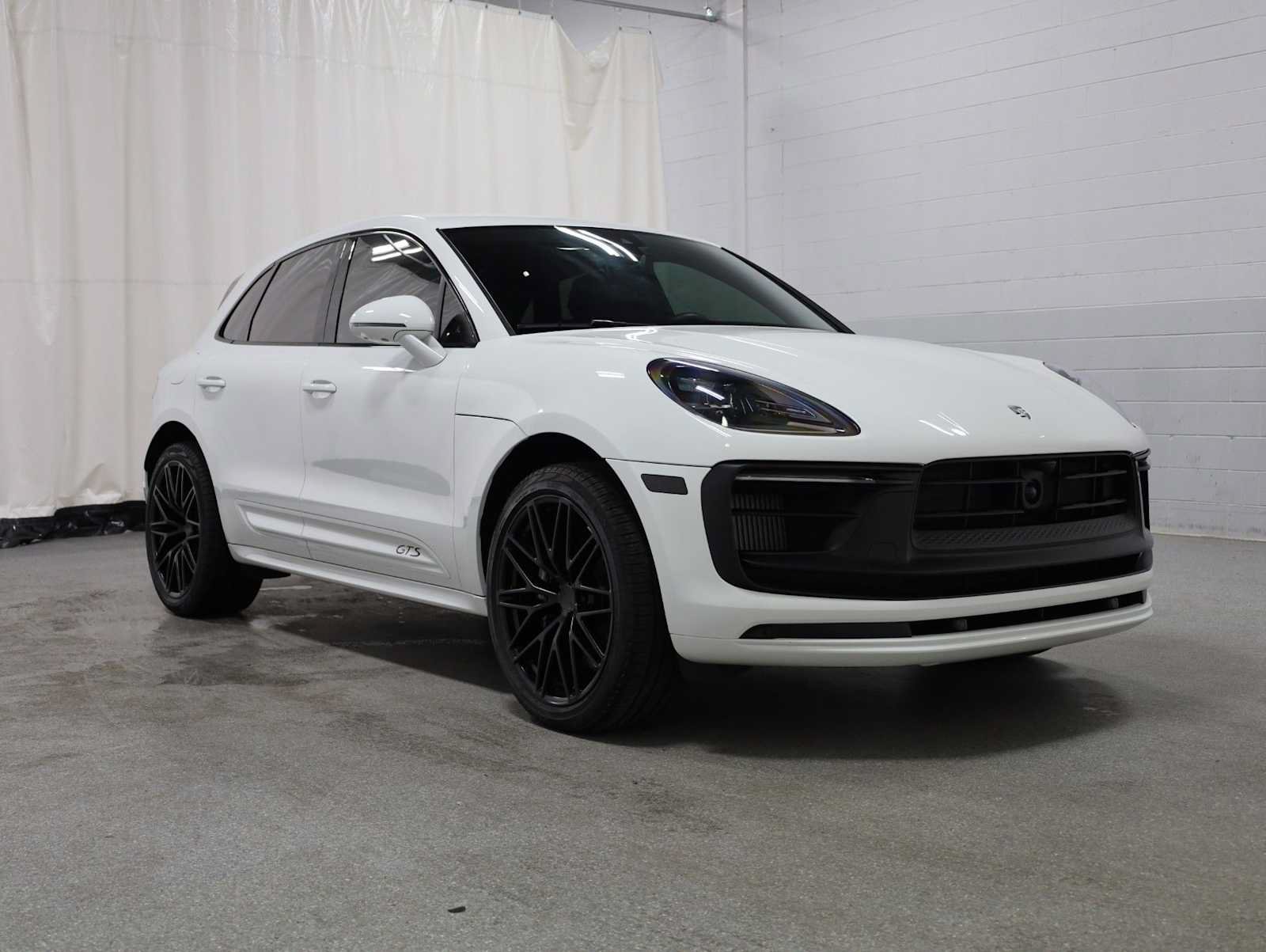 Certified 2023 Porsche Macan GTS AWD/4WD image 13