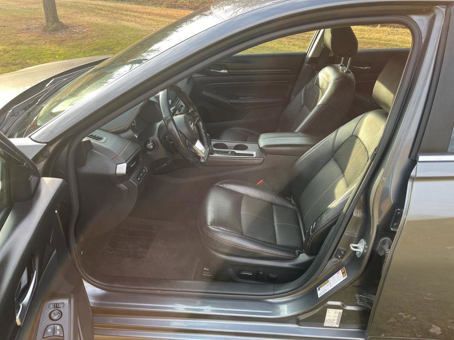 Used 2021 Nissan Altima 2.5 SR w/ SR Premium Package image 17