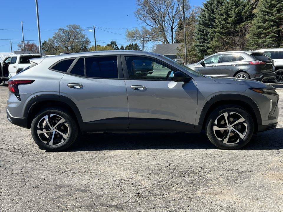 Used 2024 Chevrolet Trax RS FWD image 33