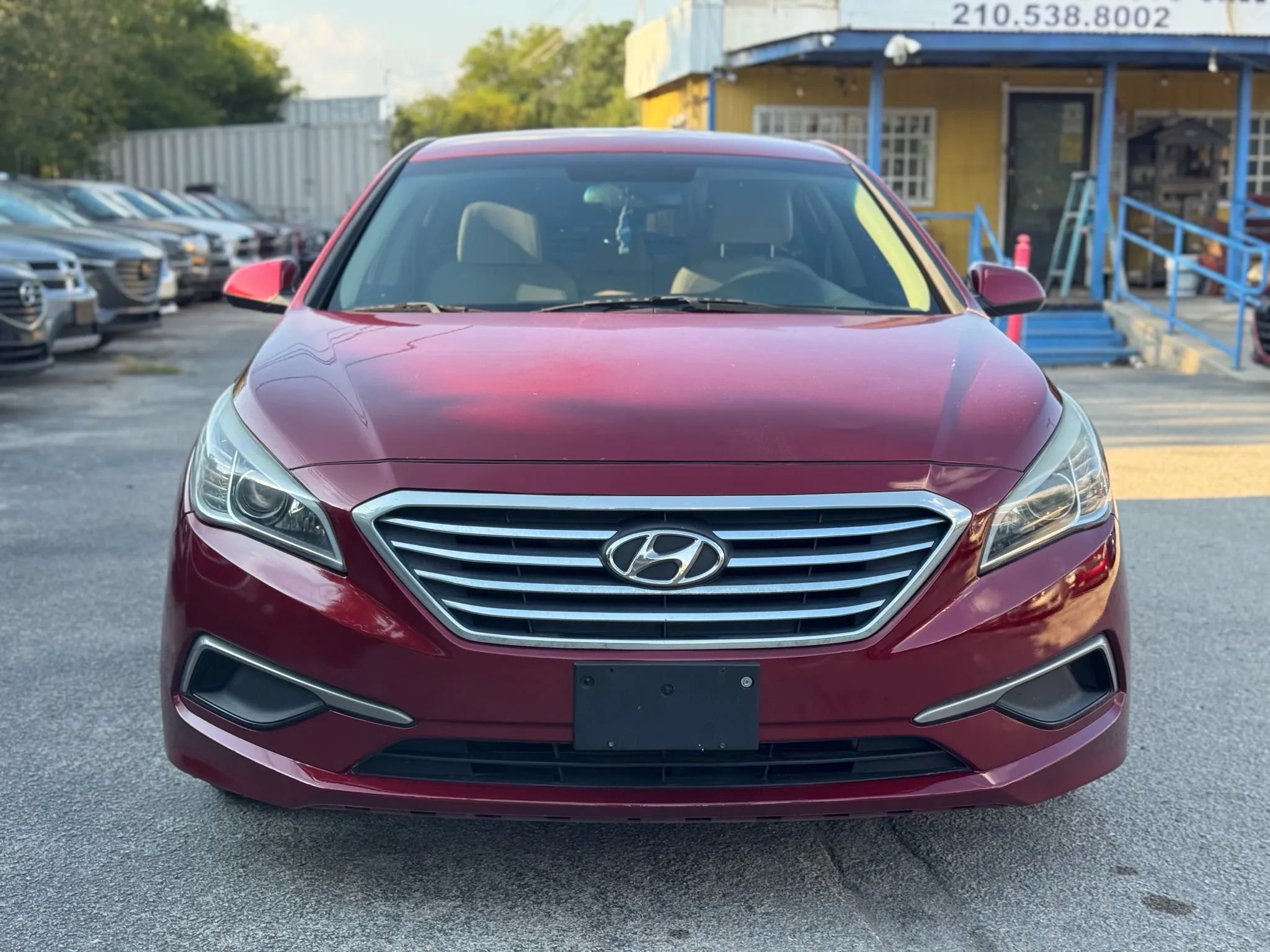 Used 2016 Hyundai Sonata SE w/ Winter Weather Package FWD image 2