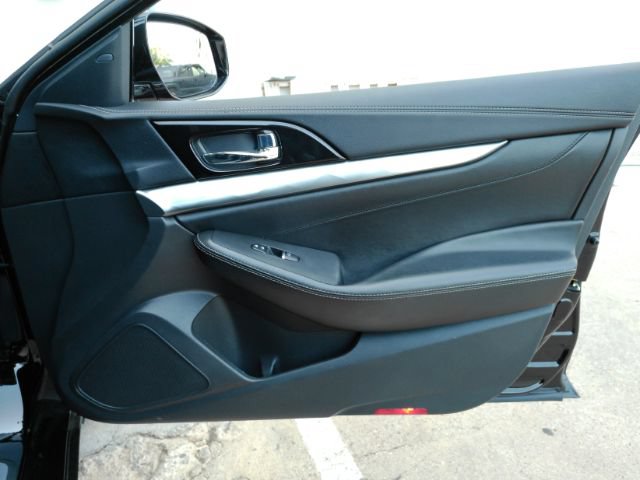 Used 2021 Nissan Maxima 3.5 SV w/ Floor Mat Group FWD image 18