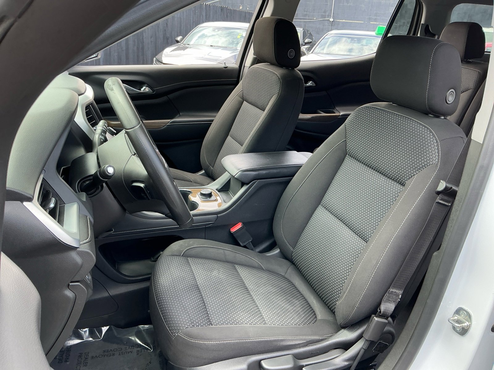 Used 2022 GMC Acadia SLE image 18