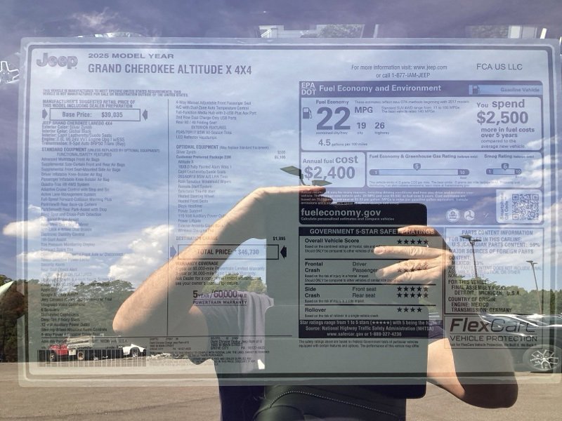 New 2025 Jeep Grand Cherokee Altitude image 16