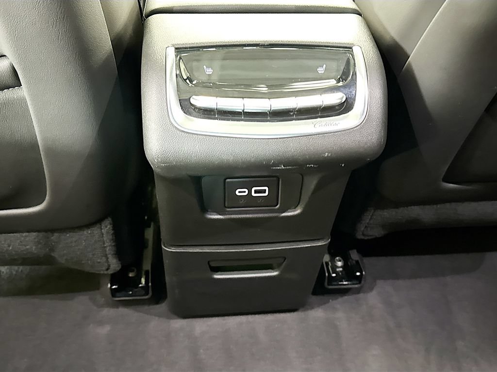 Used 2025 Cadillac XT6 Sport w/ Technology Package AWD/4WD image 30