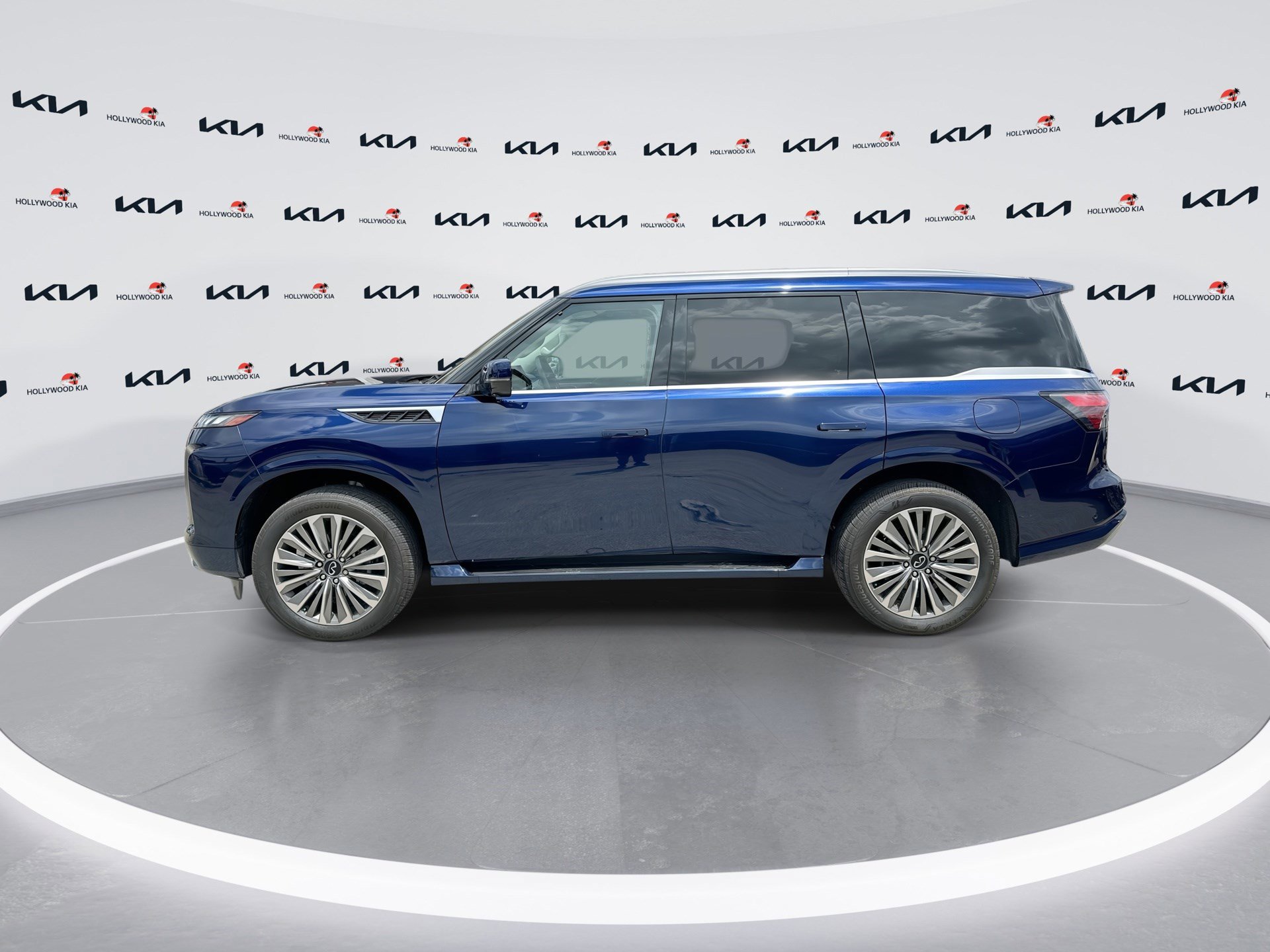 Used 2025 INFINITI QX80 Luxe RWD image 5