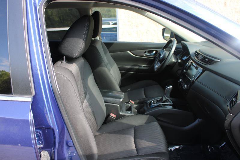 Used 2020 Nissan Rogue SV FWD image 9