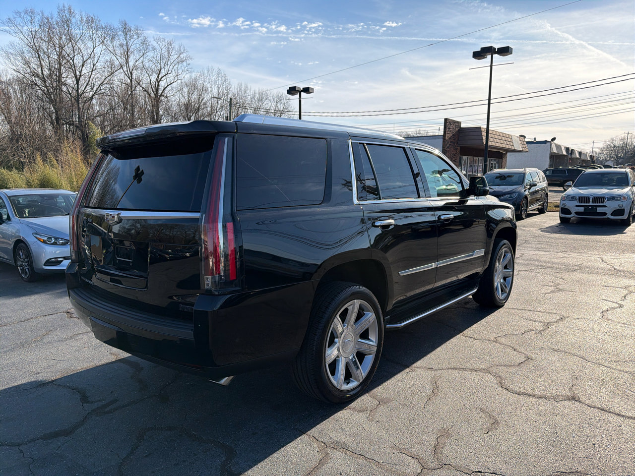 Used 2017 Cadillac Escalade Luxury image 5
