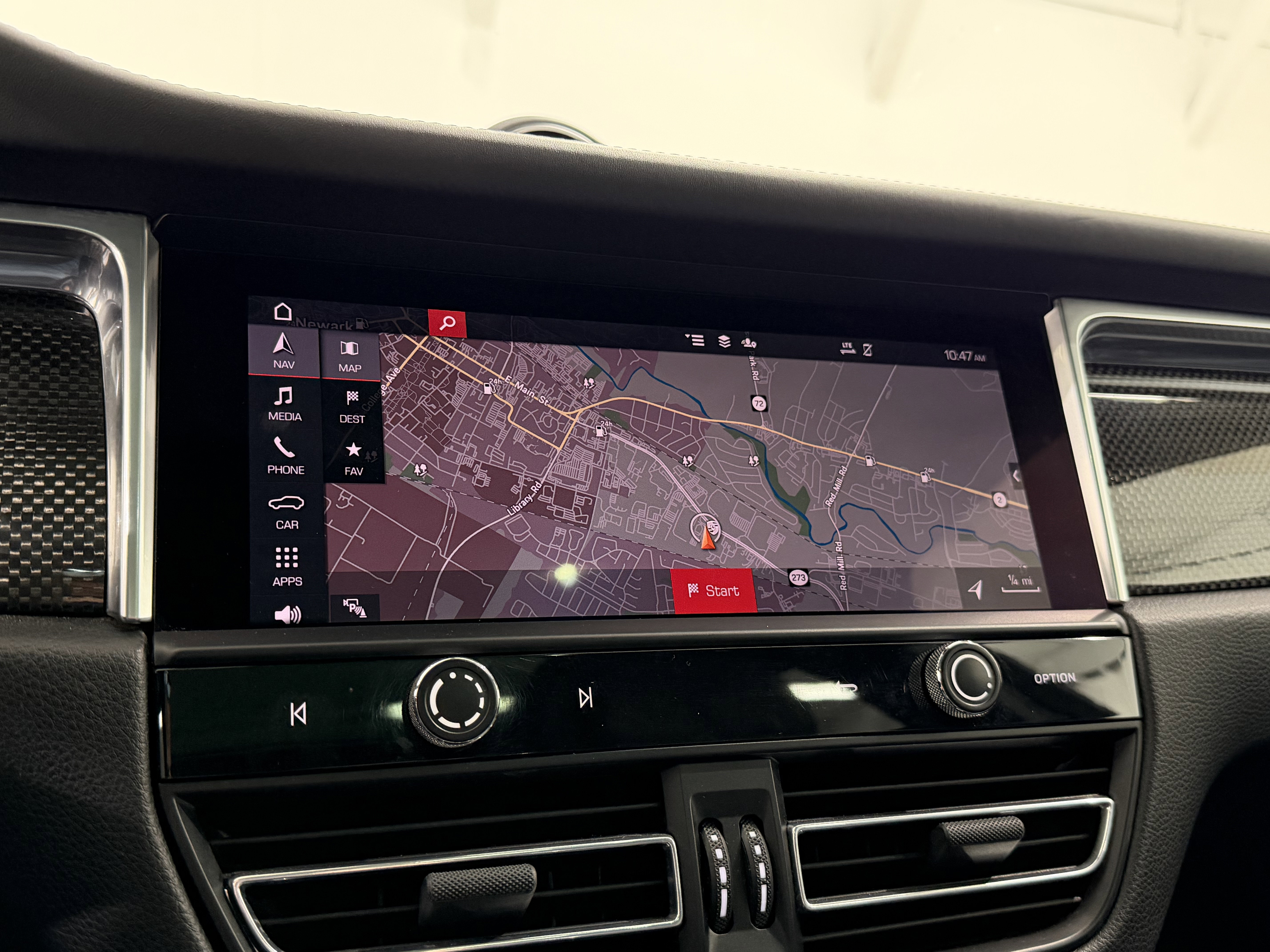 Certified 2022 Porsche Macan image 41