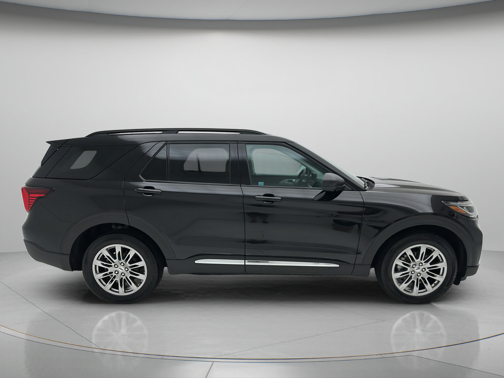 Used 2025 Ford Explorer Active w/ Active Comfort Package AWD/4WD image 4