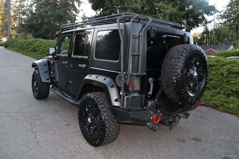 Used 2009 Jeep Wrangler Unlimited Sahara AWD/4WD image 4