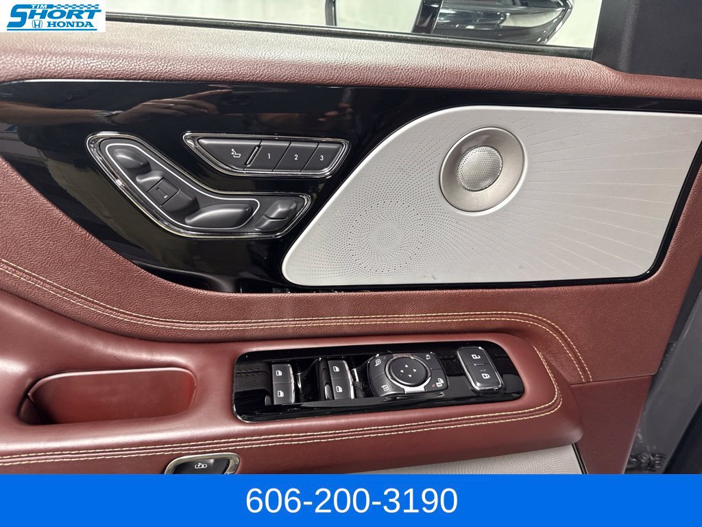 Used 2022 Lincoln Aviator Black Label Grand Touring w/ Class IV Trailer Tow Package AWD/4WD image 35