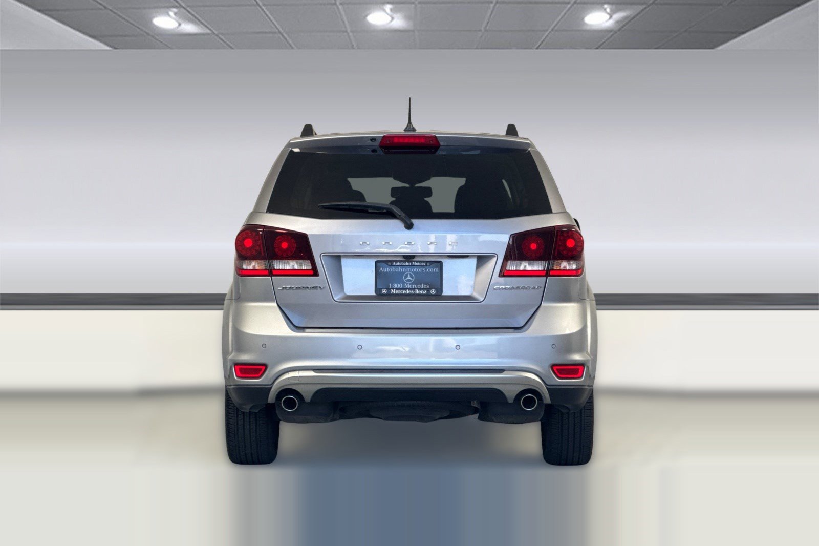 Used 2018 Dodge Journey Crossroad w/ Popular Equipment Group FWD image 9