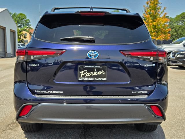 Used 2024 Toyota Highlander Limited AWD/4WD image 4