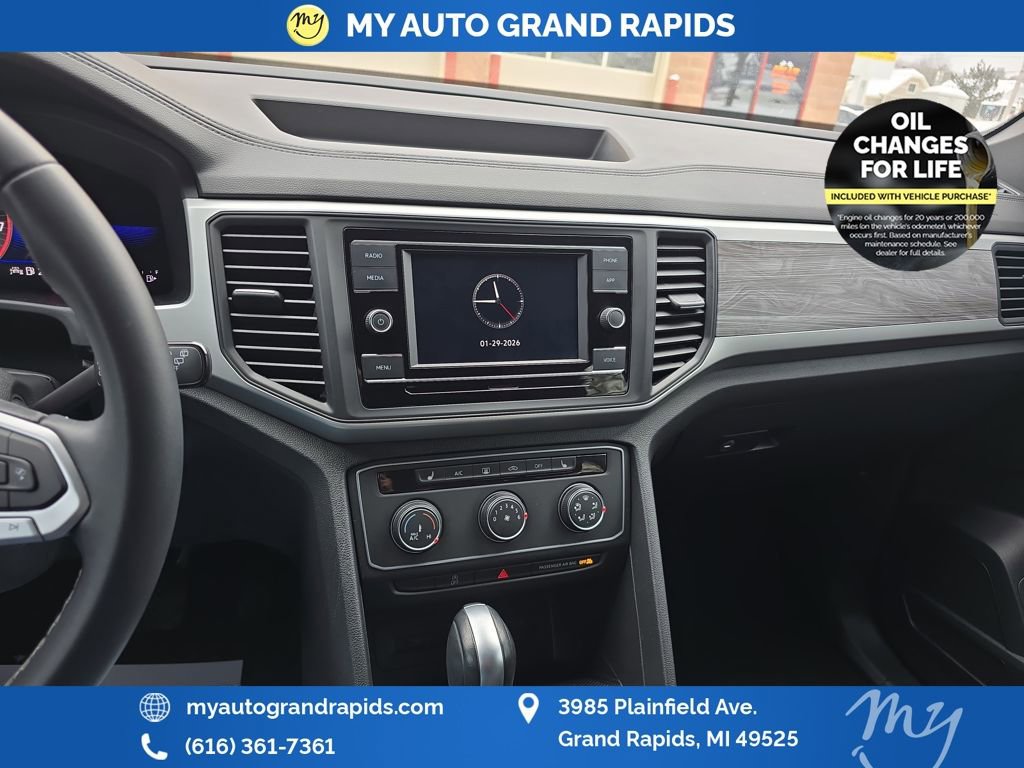 Used 2023 Volkswagen Atlas Cross Sport SE image 19