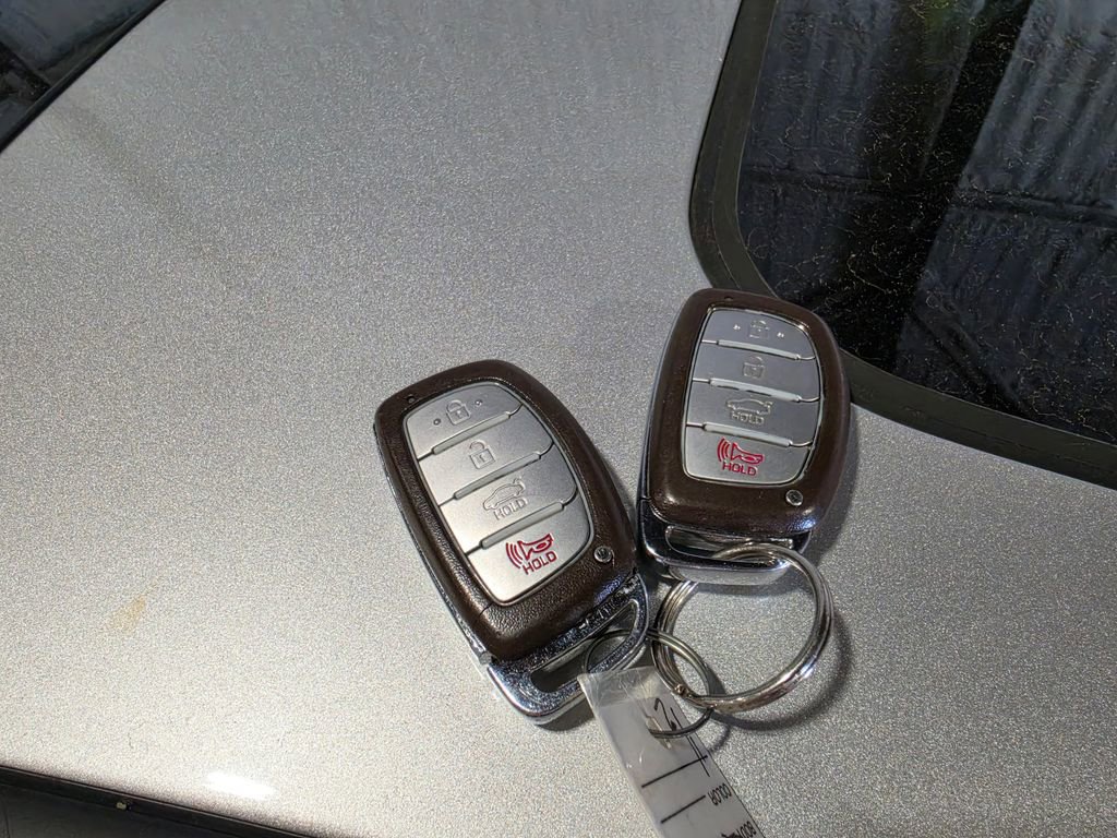 Used 2016 Hyundai Sonata Limited FWD image 10