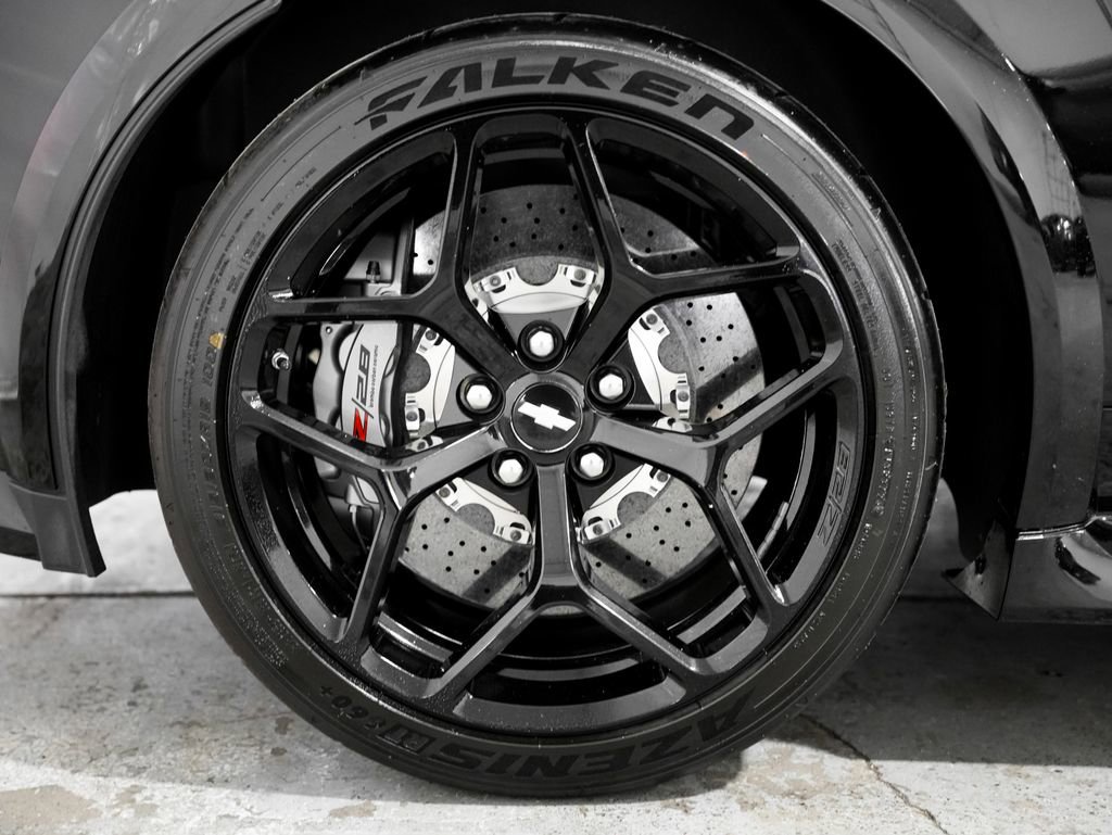 Used 2015 Chevrolet Camaro Z/28 RWD image 28