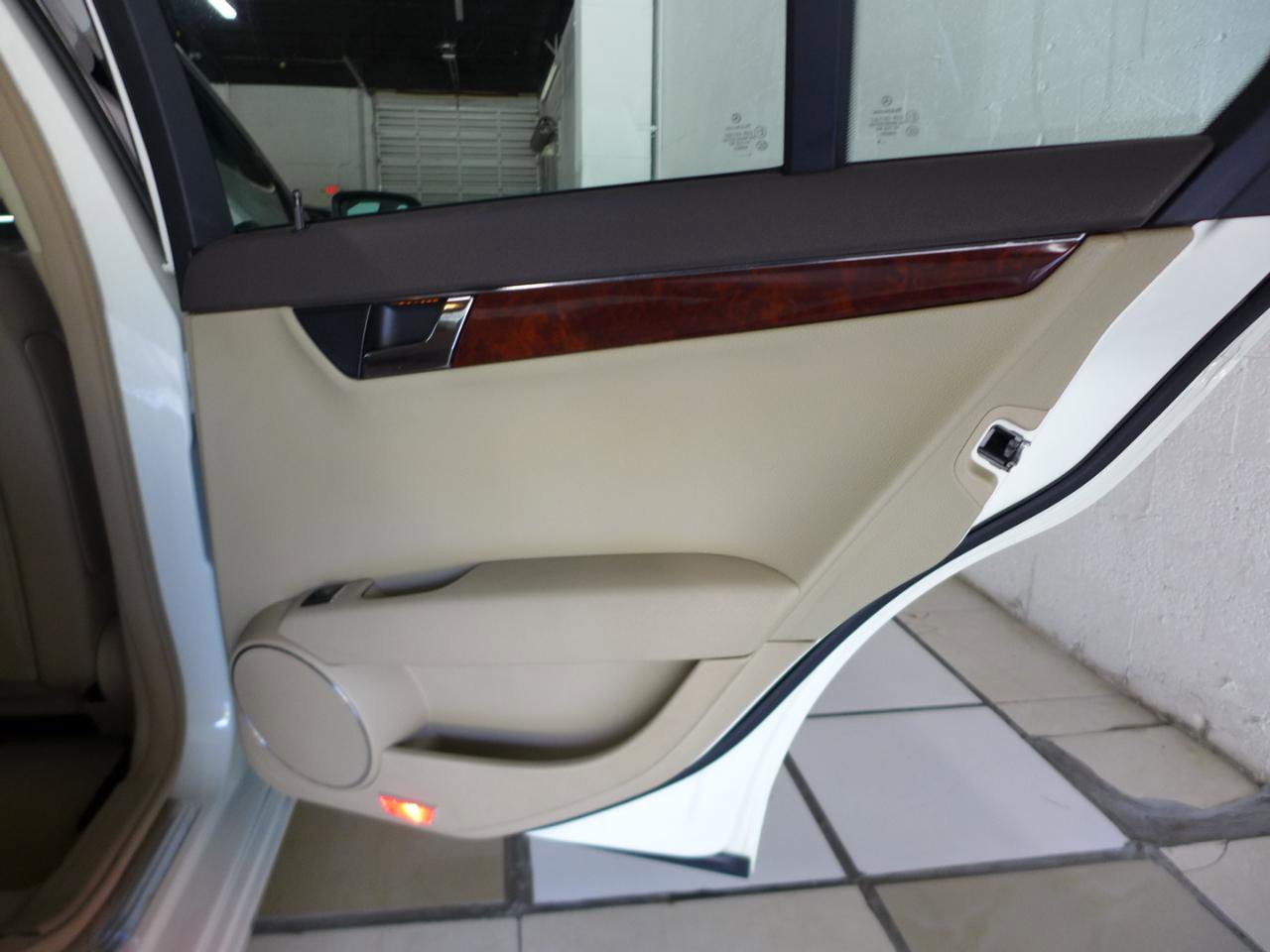 Used 2009 Mercedes-Benz C 300 4MATIC Sedan image 61