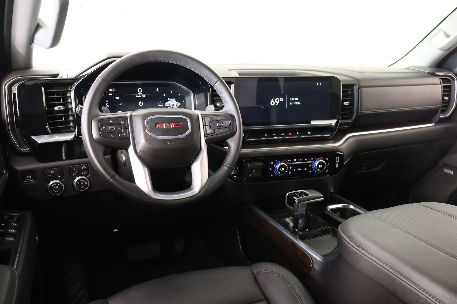 Used 2026 GMC Sierra 1500 SLT w/ SLT Premium Package AWD/4WD image 2